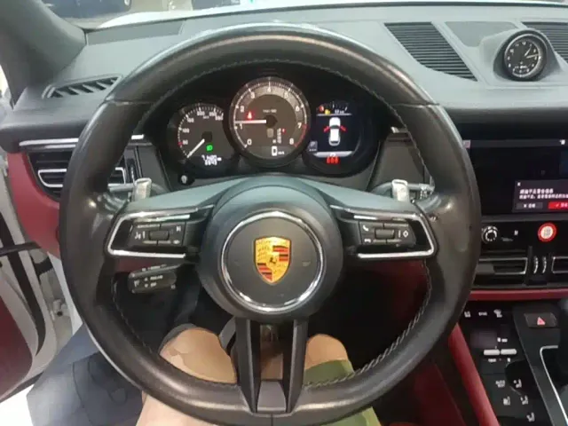 Porsche Macan — Фото автомобиля 10