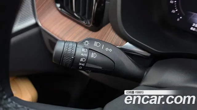 Вольво XC60 — Фото автомобиля 25