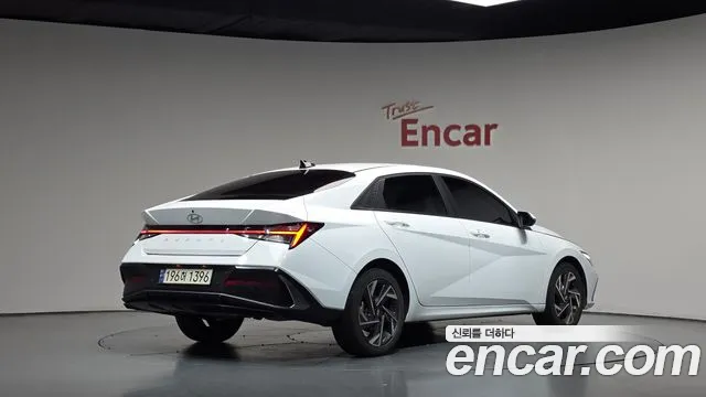 Hyundai Avante CN7 — Фото автомобиля 2