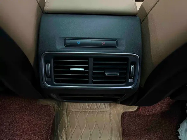 Land Rover Discovery Sport — Фото автомобиля 15
