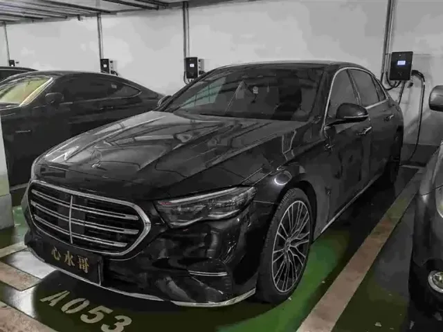 Mercedes-Benz E-Class — Фото автомобиля 2