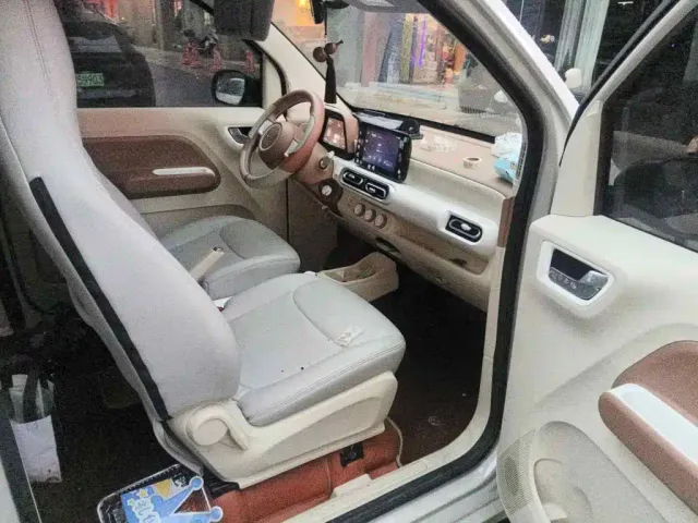Wuling Hongguang Mini EV — Фото автомобиля 13