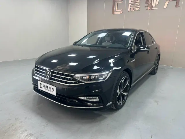 Фотография автомобиля — Volkswagen Magotan