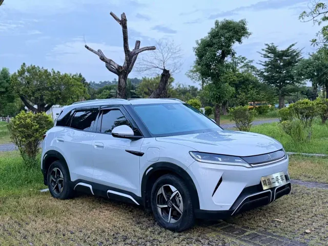 BYD Yuan UP — Фото автомобиля 3