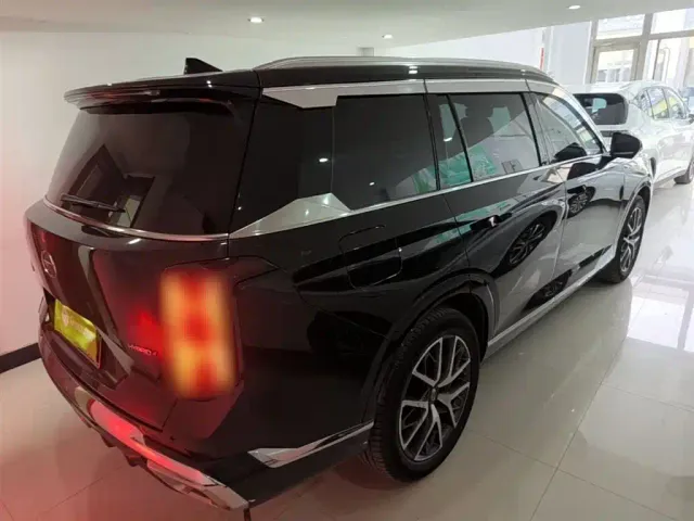 GAC Trumpchi GS8 — Фото автомобиля 6