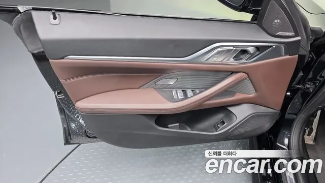 BMW i4 — Фото автомобиля 13