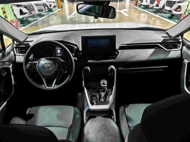 Toyota RAV4 — Фото автомобиля 5