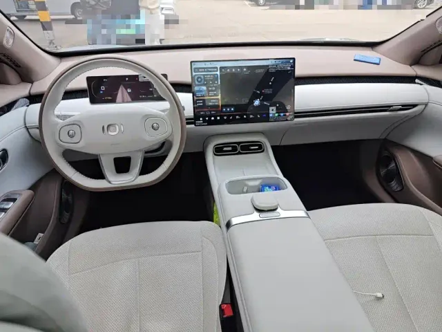 Changan Qiyuan A06 — Фото автомобиля 5