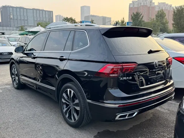 Volkswagen Tiguan L — Фото автомобиля 13