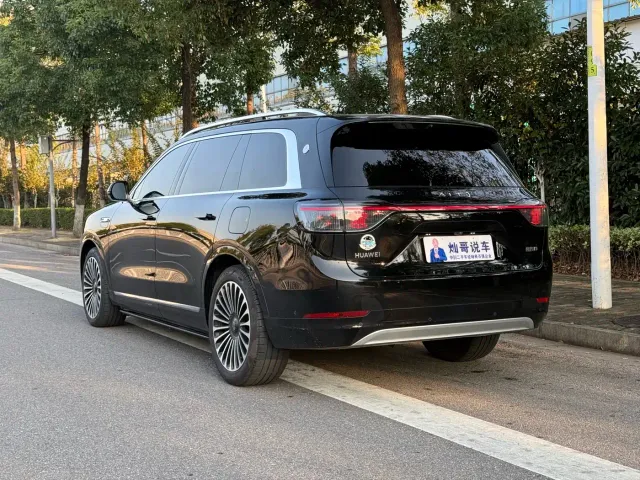 Aito M9 — Фото автомобиля 14