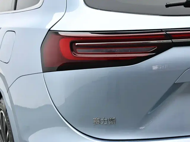 Aito M7 — Фото автомобиля 7