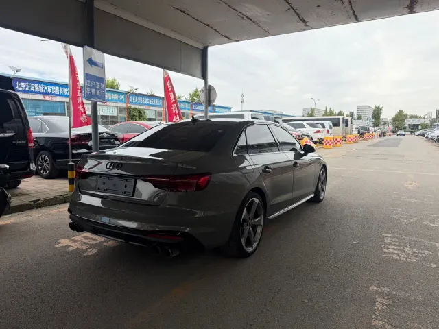 Audi S4 — Фото автомобиля 4