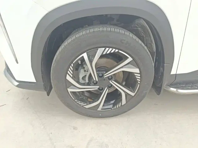 Geely Boyue — Фото автомобиля 22
