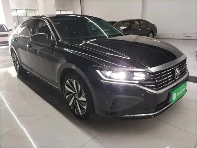 Volkswagen Passat — Фото автомобиля 3