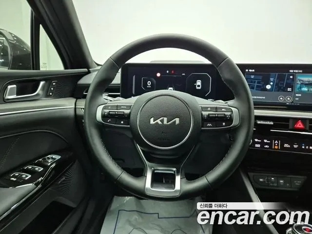 Kia K5 Generation 3 — Фото автомобиля 9