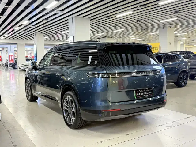 Lynk & Co 900 — Фото автомобиля 16