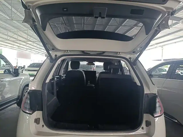 Baojun Cloud — Фото автомобиля 14