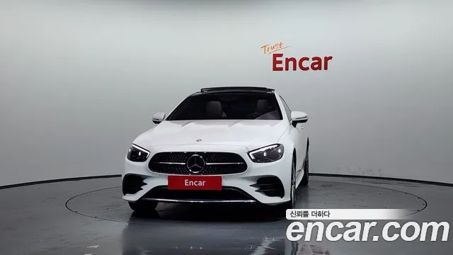 Mercedes-Benz E-Class — Фото автомобиля 3