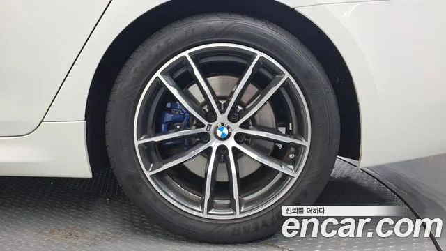 BMW 5 Series — Фото автомобиля 5