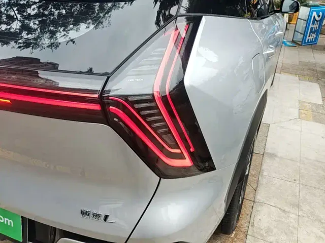 Geely Boyue L — Фото автомобиля 7
