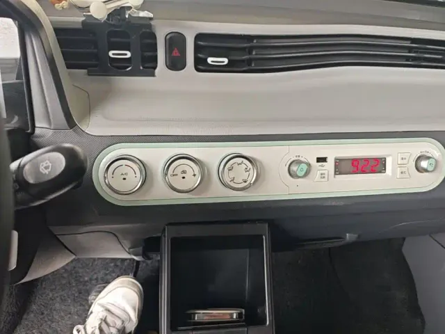 Wuling Hongguang Mini EV — Фото автомобиля 12