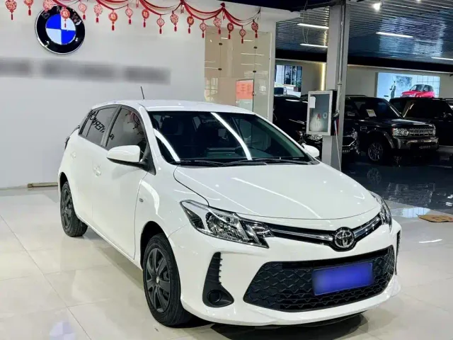 Toyota Vios FS — Фото автомобиля 3