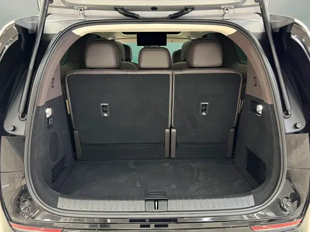 Li Auto MEGA — Фото автомобиля 15