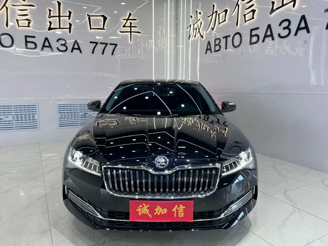 Skoda Superb — Фото автомобиля 2