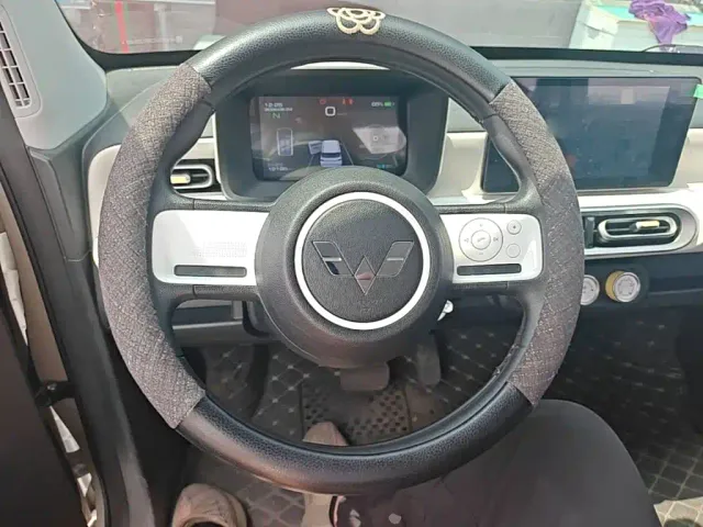 Wuling Hongguang Mini EV — Фото автомобиля 10