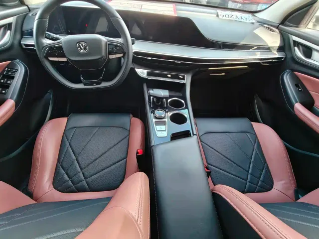 Changan Eado — Фото автомобиля 10