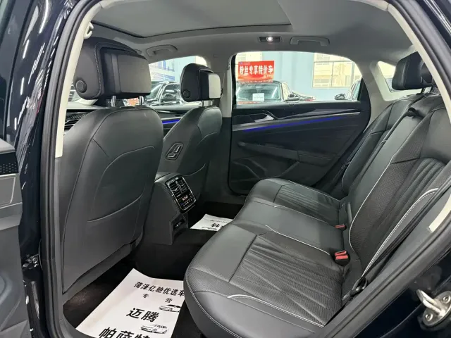 Volkswagen Passat — Фото автомобиля 8