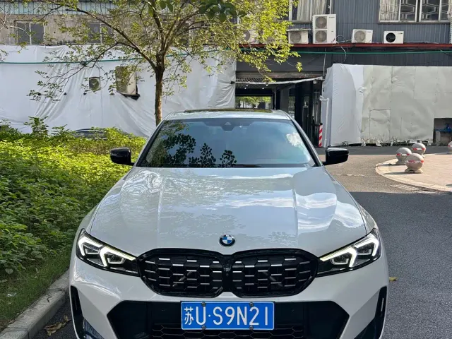 Фотография автомобиля — BMW 3 Series