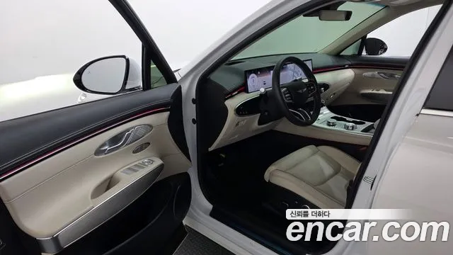Genesis GV70 — Фото автомобиля 15