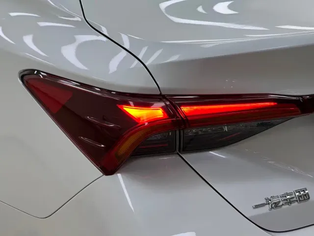 Toyota Avalon — Фото автомобиля 10