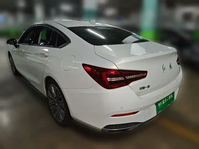 Hongqi H5 — Фото автомобиля 4