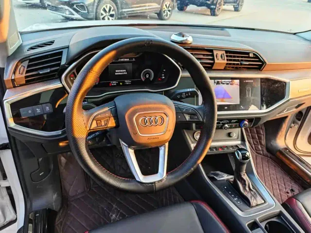 Audi Q3 — Фото автомобиля 3
