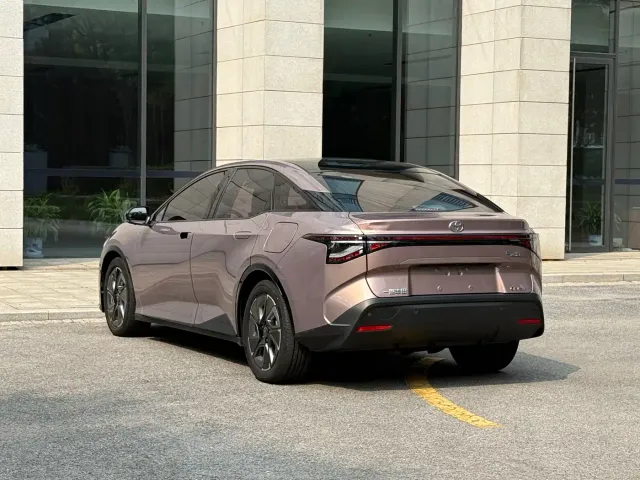 Toyota bZ3 — Фото автомобиля 16