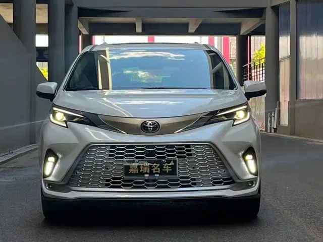 Toyota Granvia — Фото автомобиля 2