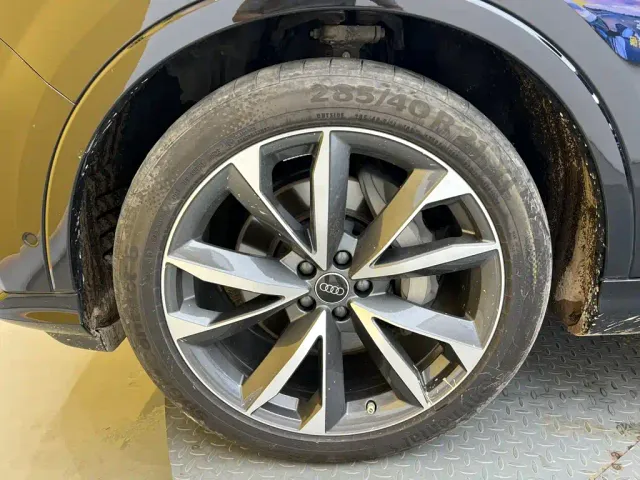 Audi Q7 — Фото автомобиля 10