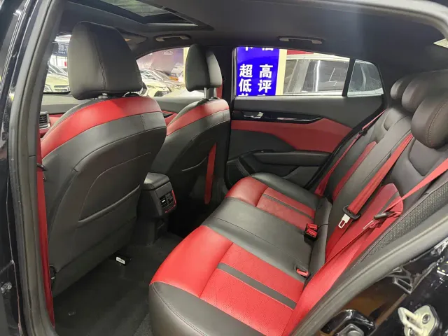 Dongfeng Yixuan — Фото автомобиля 10