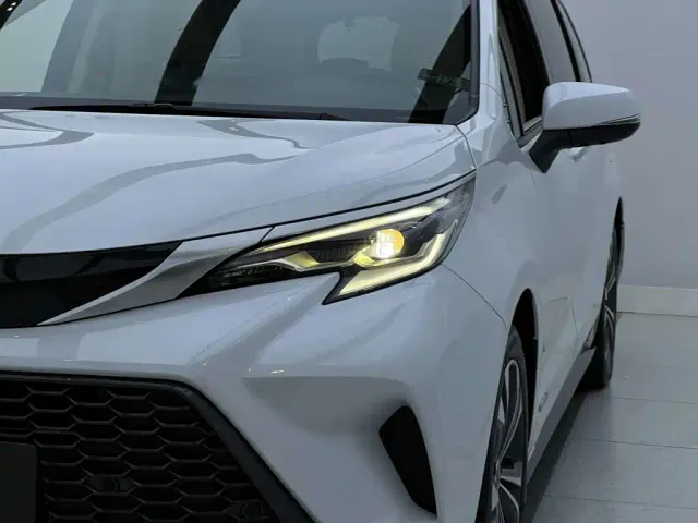 Toyota Granvia — Фото автомобиля 13