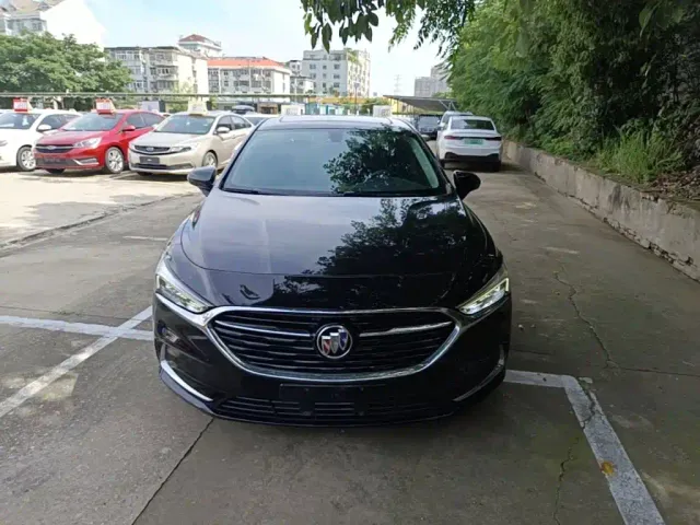 Buick LaCrosse — Фото автомобиля 2