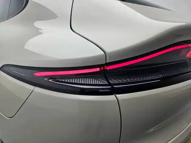 IM Motors LS6 — Фото автомобиля 15