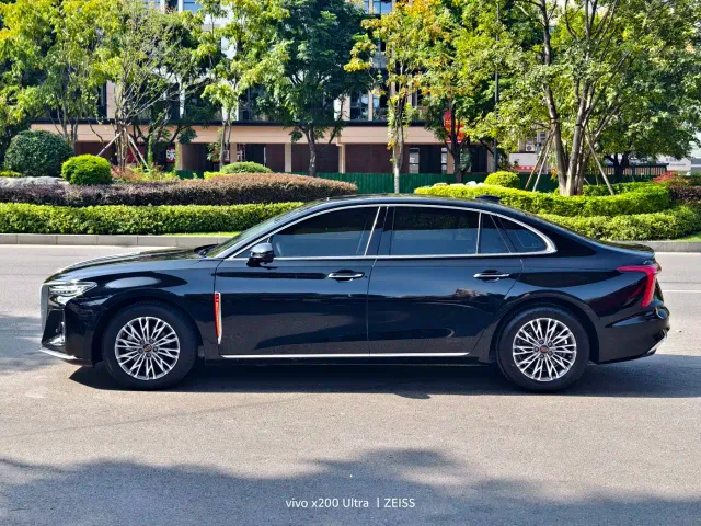 Hongqi H5 — Фото автомобиля 11