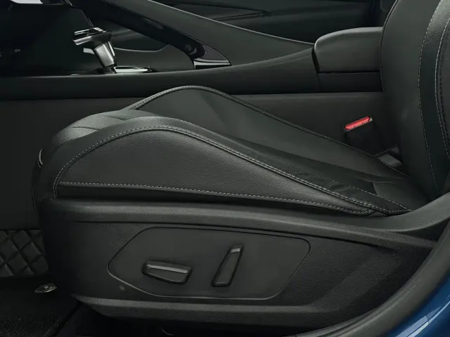 Hyundai Elantra — Фото автомобиля 11