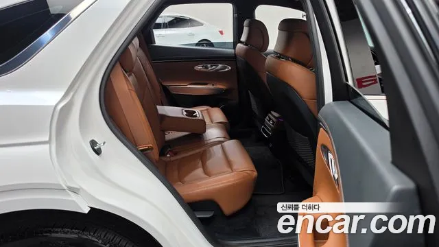Genesis GV70 — Фото автомобиля 17