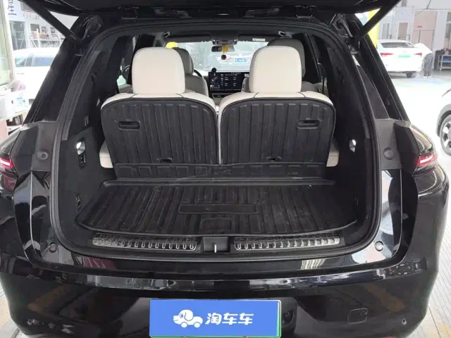 Li Auto L8 — Фото автомобиля 4