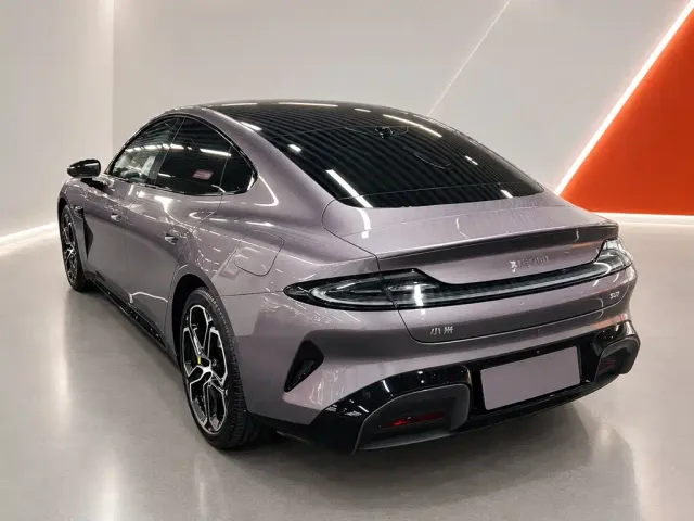 Xiaomi SU7 — Фото автомобиля 6
