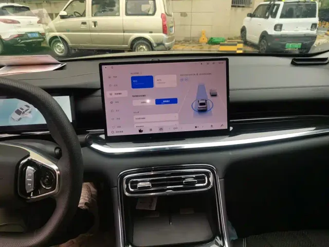 Geely Galaxy Stellar 6 — Фото автомобиля 9