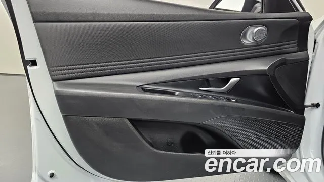 Hyundai AVANTE Avante (CN7) — Фото автомобиля 23